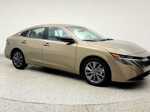 Used 2026 Nissan Sentra SL w/ Floor Mat Package FWD image 3