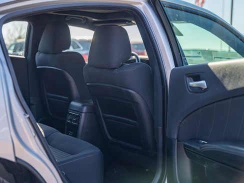 Used 2019 Dodge Charger SXT image 17