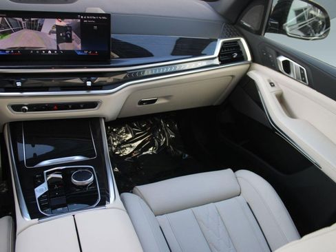 Used 2026 BMW X5 sDrive40i w/ M Sport Package image 32