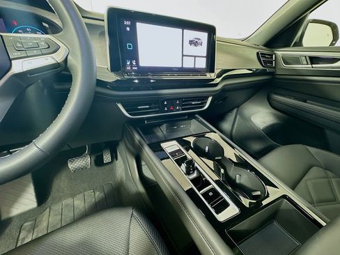 New 2026 Volkswagen Atlas Cross Sport SE AWD/4WD image 16
