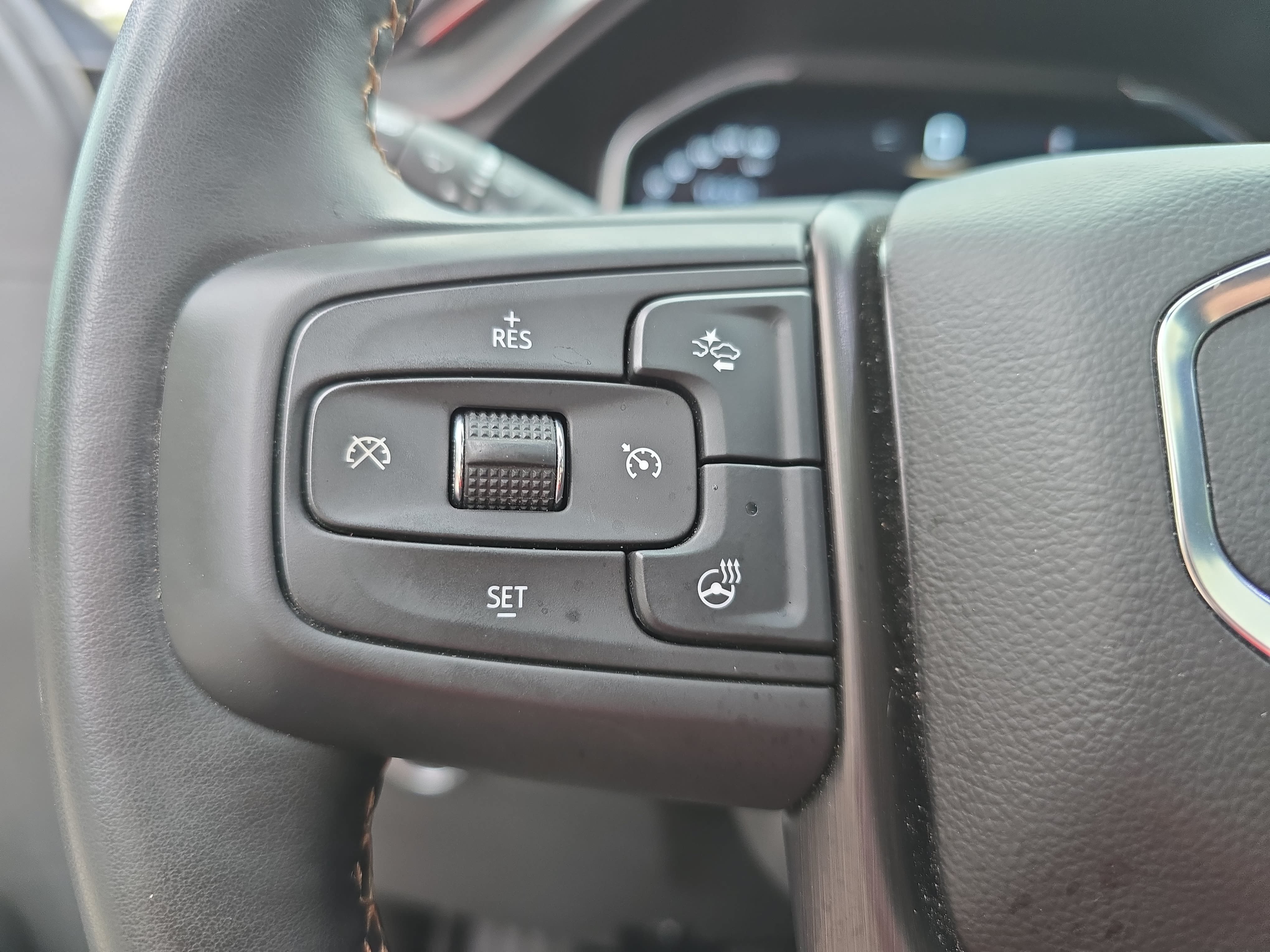 Used 2025 GMC Sierra 2500 AT4 w/ AT4 Premium Plus Package AWD/4WD image 16