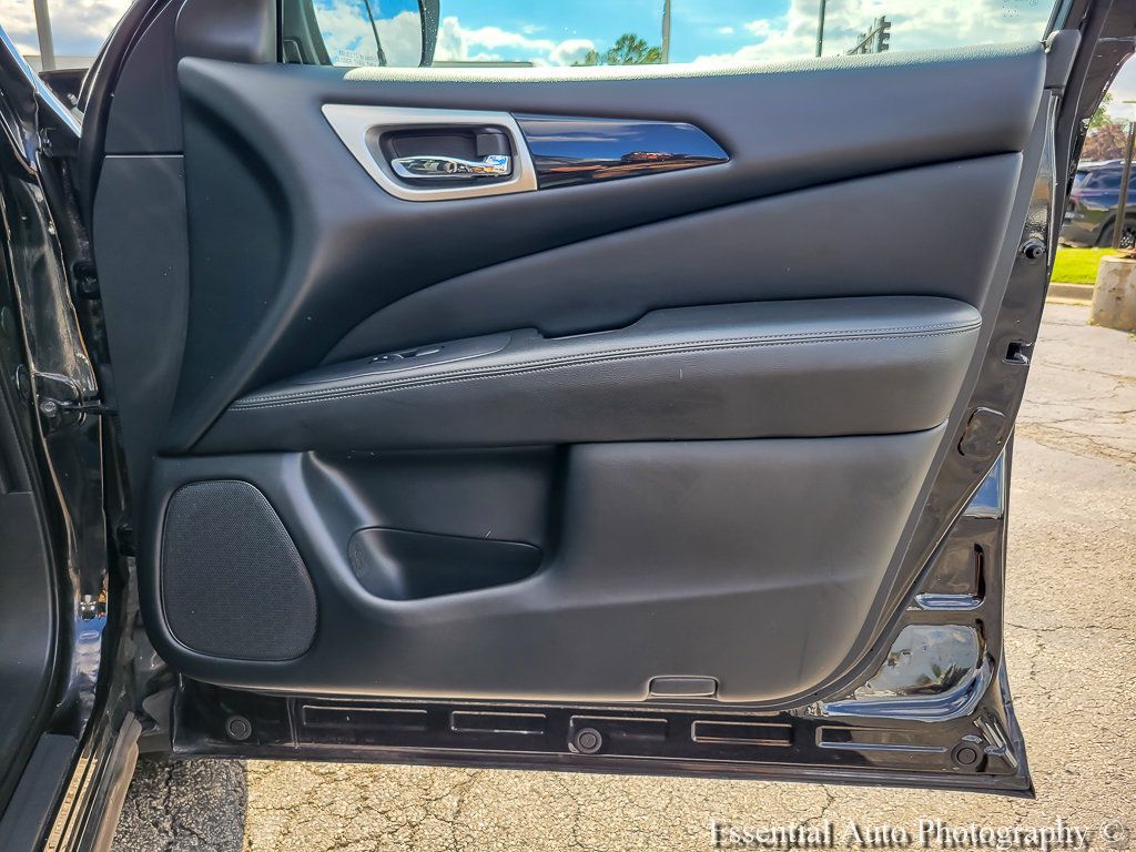 Used 2020 Nissan Pathfinder S AWD/4WD image 21