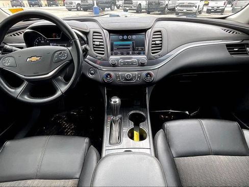 Used 2018 Chevrolet Impala LT FWD image 5