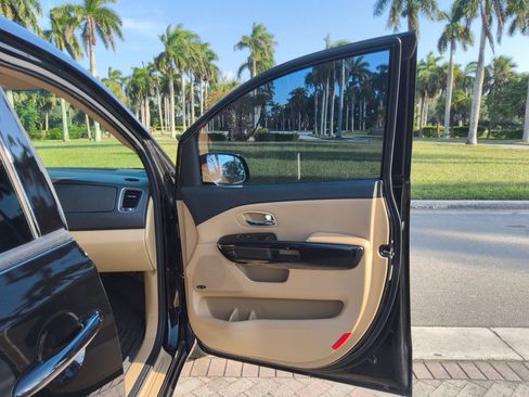 Used 2018 Kia Sedona SX FWD image 42