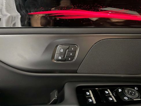 Certified 2026 Lincoln Nautilus Premier w/ Jet Appearance Package AWD/4WD image 9