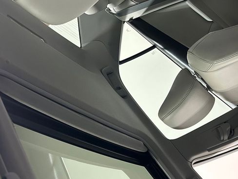 Used 2012 Toyota Camry Hybrid image 15