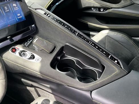 Used 2024 Chevrolet Corvette Stingray Premium Conv w/ Z51 Performance Package RWD image 15