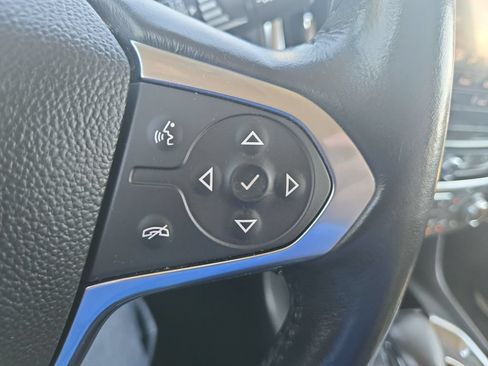 Used 2021 Chevrolet Traverse LT w/ LPO, Floor Liner Package AWD/4WD image 16