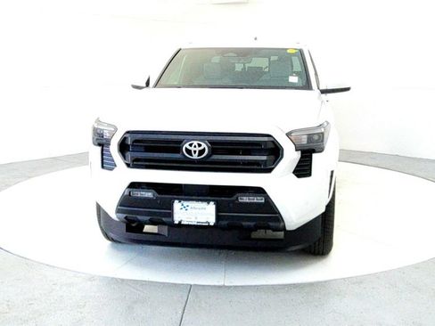 Used 2025 Toyota Tacoma SR5 AWD/4WD image 2