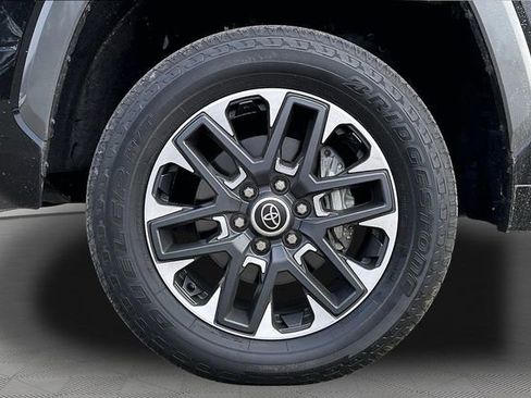 Used 2022 Toyota Tundra Limited image 21