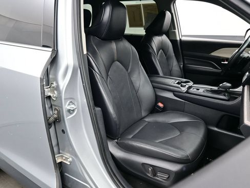 Used 2024 Toyota Grand Highlander AWD image 15