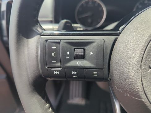 Used 2023 Nissan Pathfinder SV FWD image 12