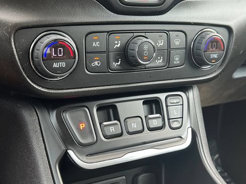Used 2020 GMC Terrain Denali FWD image 29