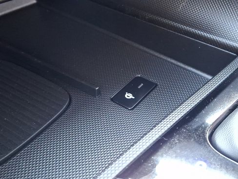 Certified 2025 Hyundai Elantra Sport image 24