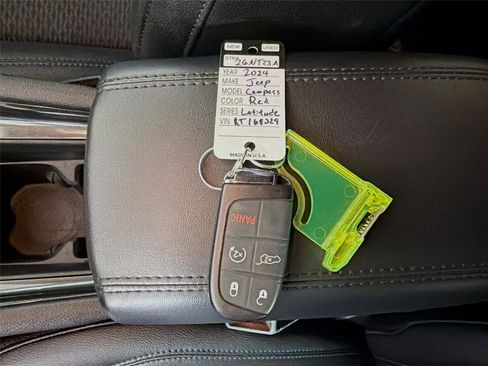 Used 2024 Jeep Compass Latitude w/ Convenience Group image 32