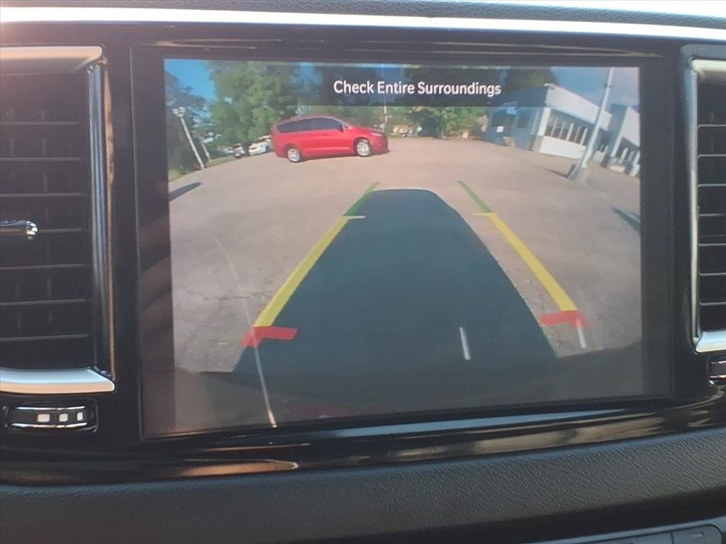 Used 2025 Chrysler Pacifica Select FWD image 29
