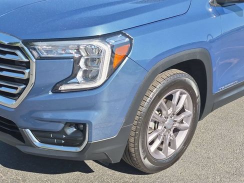 Used 2024 GMC Terrain SLT AWD/4WD image 9