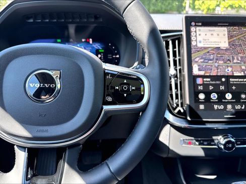 New 2026 Volvo XC90 T8 Ultra w/ Protection Package AWD/4WD image 18