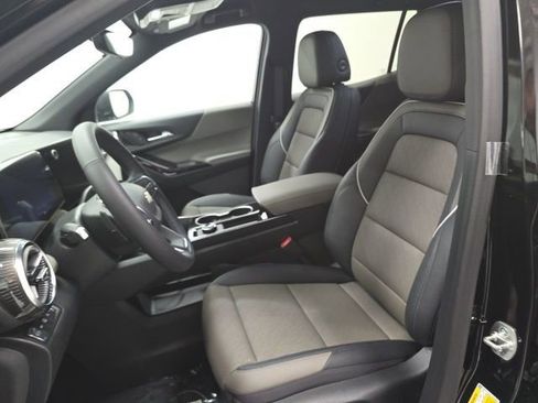 New 2026 Chevrolet Equinox LT w/ Convenience Package II AWD/4WD image 21