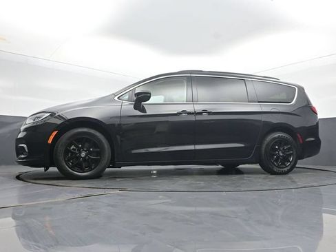 Used 2022 Chrysler Pacifica Touring-L FWD image 45