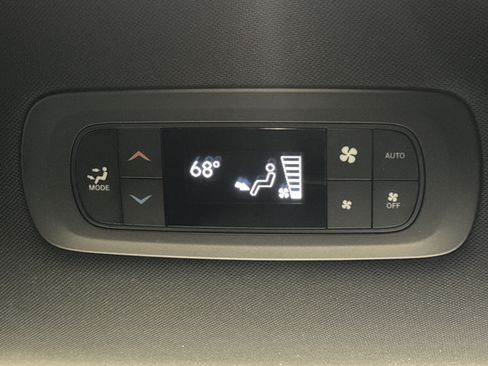 New 2026 Chrysler Pacifica Select AWD/4WD image 34