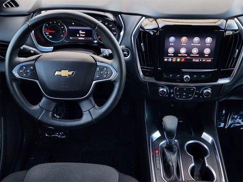 Used 2023 Chevrolet Traverse LT image 25