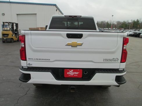 Used 2023 Chevrolet Silverado 2500 High Country image 6