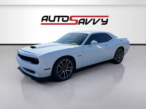 Used 2023 Dodge Challenger R/T RWD image 3