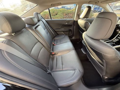 Used 2017 Honda Accord EX-L image 37