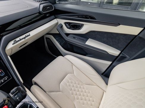 Used 2024 Lamborghini Urus S AWD/4WD image 11