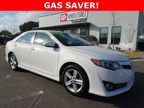 Used 2013 Toyota Camry SE image 1
