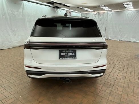 Used 2024 Lincoln Nautilus Reserve w/ Equipment Group 202A AWD/4WD image 7