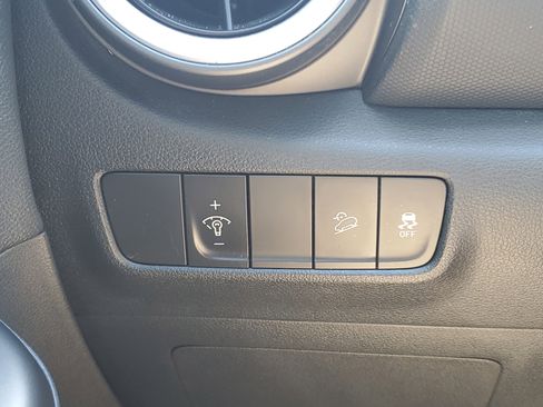 Used 2022 Hyundai Kona Limited FWD image 33