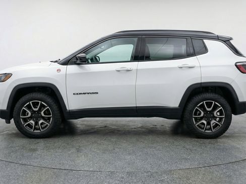 Used 2025 Jeep Compass Trailhawk AWD/4WD image 5
