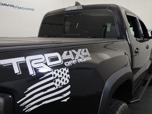 Used 2021 Toyota Tacoma TRD Off-Road w/ TRD Premium Off Road Package AWD/4WD image 7