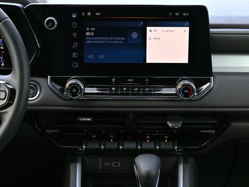 Used 2023 Chevrolet Colorado LT image 13