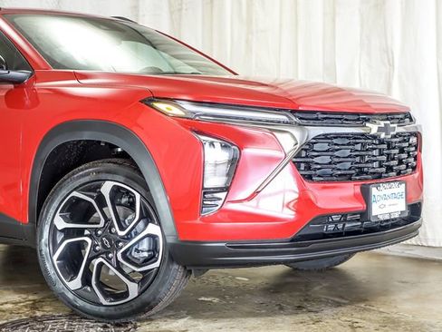 New 2026 Chevrolet Trax RS FWD image 3