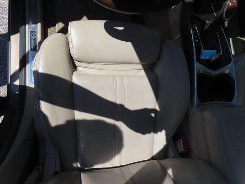 Used 2015 Cadillac SRX Luxury w/ Driver Awareness Package AWD/4WD image 23