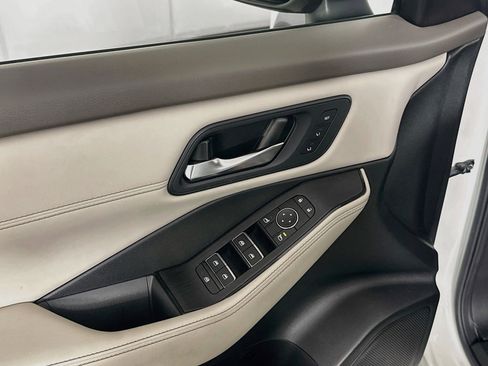Used 2023 Nissan Rogue SL w/ SL Premium Package FWD image 15
