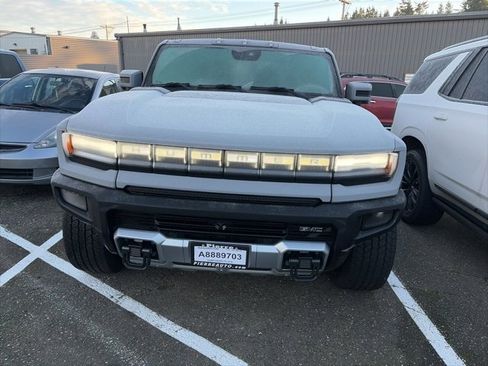 Used 2025 GMC Hummer EV 2X image 3