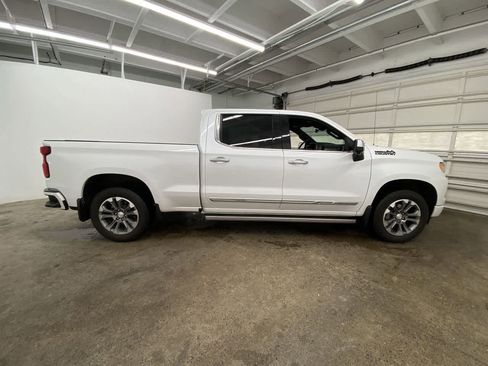 Used 2023 Chevrolet Silverado 1500 High Country w/ Technology Package image 7