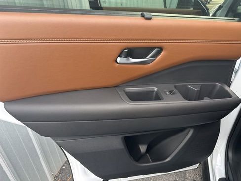 New 2026 Nissan Pathfinder Platinum w/ Cargo Package image 32