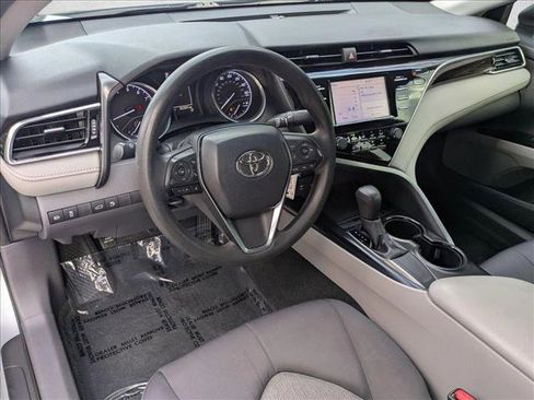 Used 2018 Toyota Camry FWD image 10