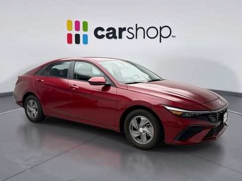 Used 2024 Hyundai Elantra SE FWD image 7