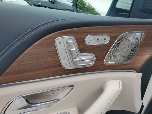 New 2026 Mercedes-Benz GLS 580 4MATIC image 20