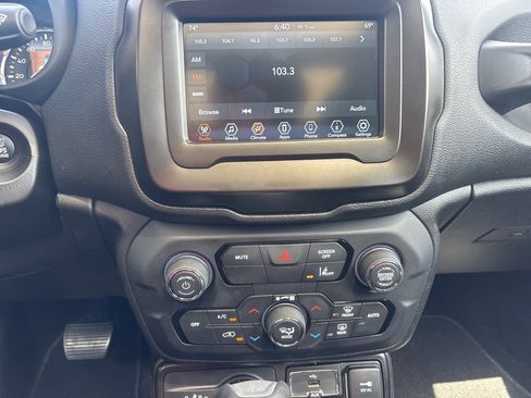 Used 2021 Jeep Renegade Latitude w/ Sun & Sound Group image 27