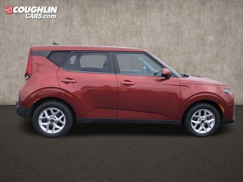 Used 2022 Kia Soul S w/ Paint Protection Package image 9