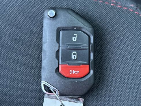 Used 2021 Jeep Wrangler Unlimited Rubicon image 19