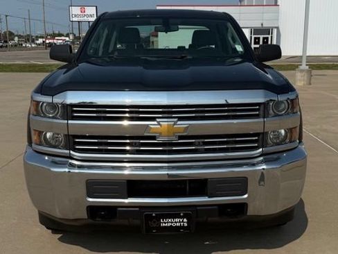 Used 2017 Chevrolet Silverado 2500 W/T AWD/4WD image 8