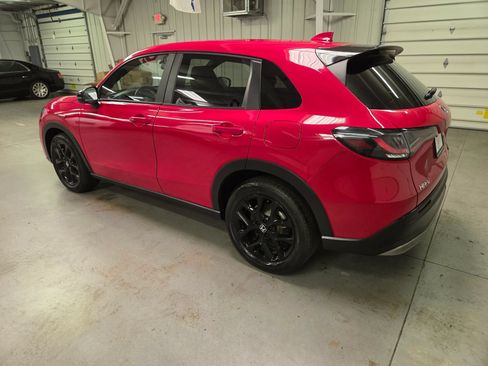 Used 2024 Honda HR-V Sport image 4